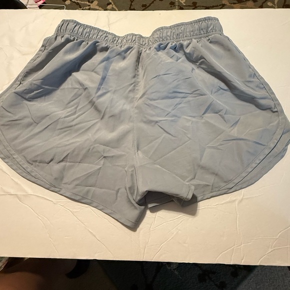 Nike Gray Athletic Shorts Lightweight Elastic Waist - Picture 2 of 4